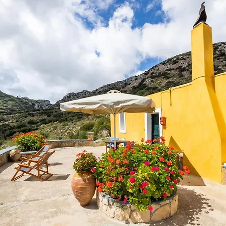Holiday home Olive Grove Menetai