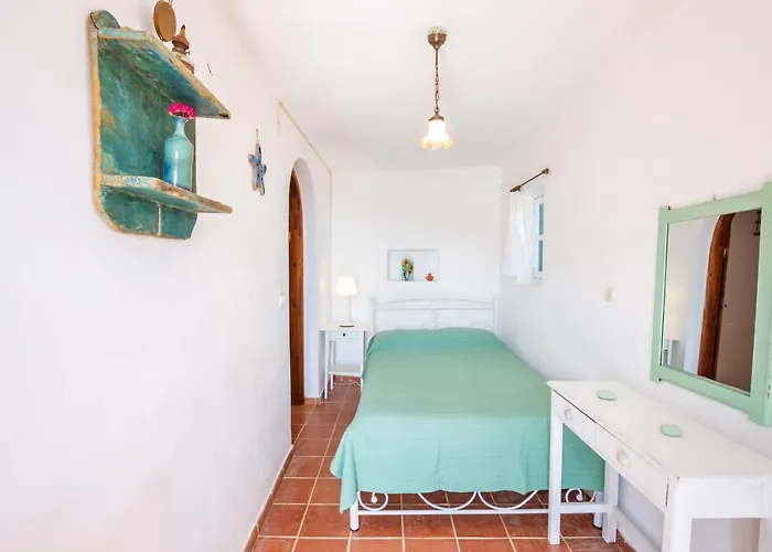 Olive Grove Feriehus Menetaí