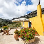 بيت للعطل Olive Grove Menetaí